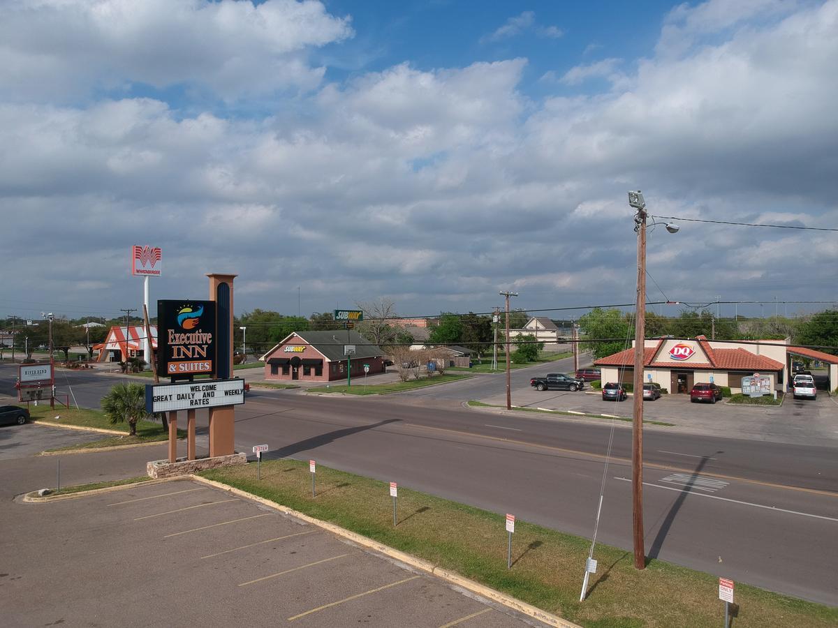 Executive Inn & Suites 비빌 외부 사진