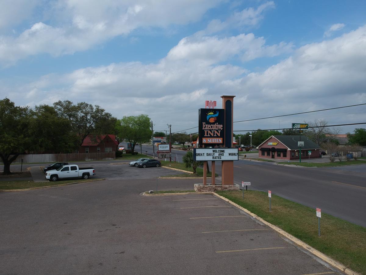 Executive Inn & Suites 비빌 외부 사진